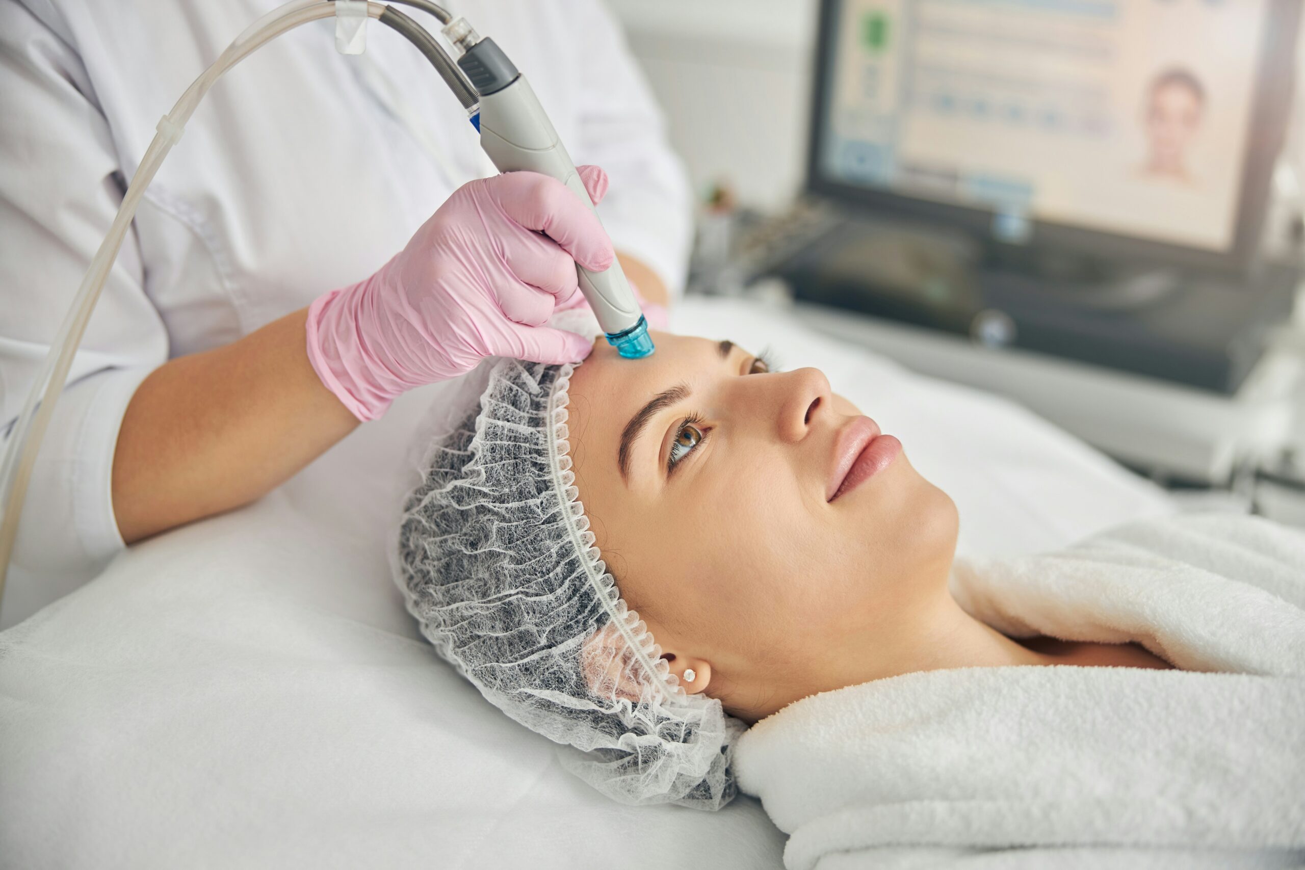 École Aestech - Formation - hydrafacial laser